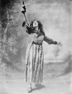 Eleonora de Cisneros, between c1915 and c1920. Creator: Bain News Service.