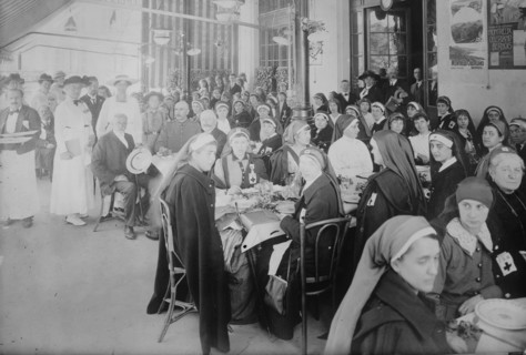 French Nurses at R.R. station, Geneva, between c1915 and c1920. Creator: Bain News Service.