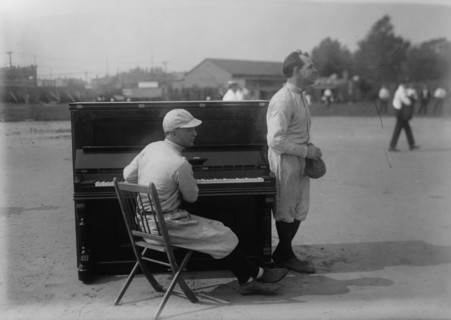 Gus Van & Joe Schenck, Vaudeville comics (baseball), between c1915 and c1920. Creator: Bain News Service.