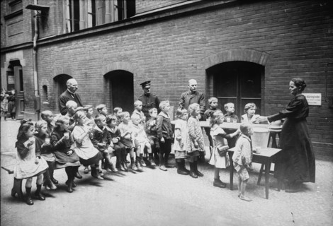 Salvation Army feeding Berlin children, between c1915 and c1920. Creator: Bain News Service.