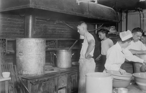 Teaching army cooks, Pratt Institute, 1917. Creator: Bain News Service.