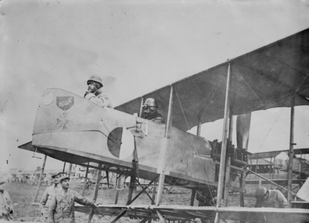 Capt. Hoppe [i.e. Happe] & Capt. Berthaut, between 1914 and 1918. Creator: Bain News Service.