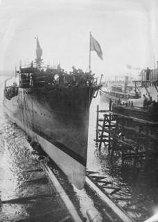 Launch of WAINWRIGHT, 1915. Creator: Bain News Service.