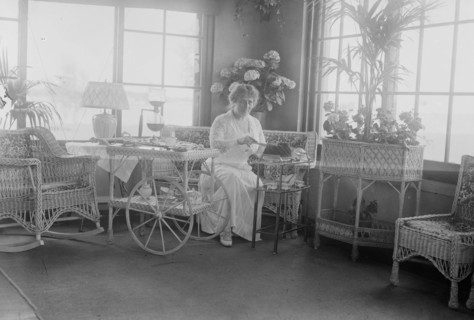 Mme. Gadski, Bay Shore, 1915. Creator: Bain News Service.