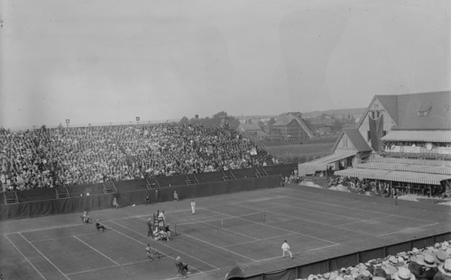 Williams vs Johnston [tennis], 1916. Creator: Bain News Service.