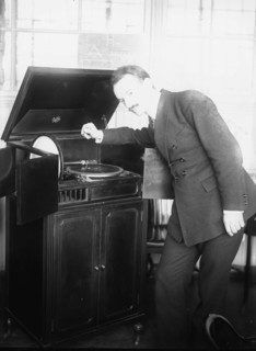 Pathe, between c1915 and c1920. Creator: Bain News Service.