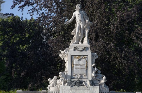 Marble statue of Mozart erected in 1896, in the Burggarten in Vienna, Austria, 2022. Creator: Ethel Davies.