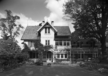 Childs Frick, residence in Roslyn, Long Island, New York, 1945. Creator: Gottscho-Schleisner, Inc.