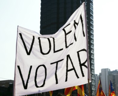 Banner: "Volem votar" (We want to vote), National Day of Catalonia, Barcelona, 11-09-2014.  Creator: LTL.