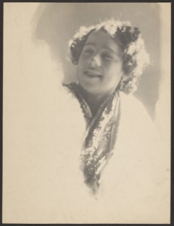 Portrait of a woman, 1907. Creator: Adolph de Meyer.