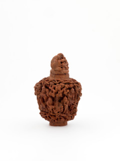Snuff bottle with lid, 18th century. Creator: Unknown.