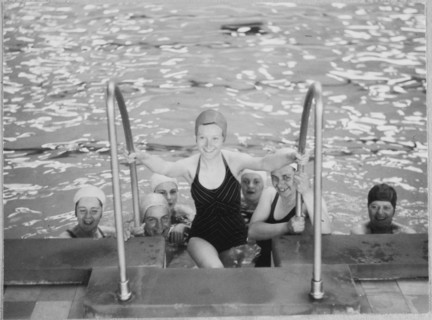 Derby Baths, Promenade, Blackpool, 1942-1943. Creator: Barnet Saidman.