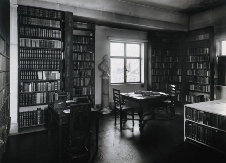 The Wellcome Building, Euston Road, London: a corner of the Hall of Statuary as..., c1960. Creator: Unknown.