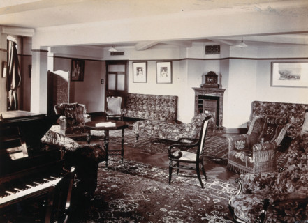 University College Hospital: a sitting room, probably for staff. Creator: Unknown.