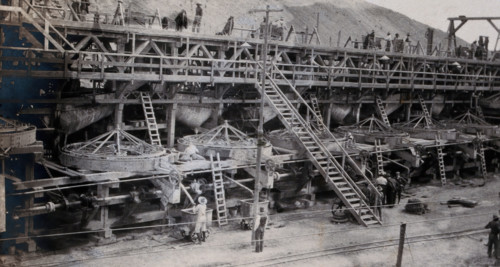 South Africa: a pulsator machine at the Wesselton diamond mine, 1905. Creator: Archibald Byron Macallum.