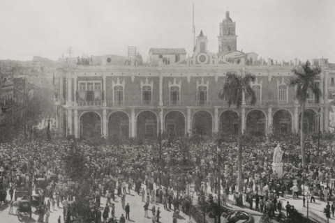 Spanish-American War (1898): patriotic demonstration at the Captaincy General, Havana, Cuba, 1898.  Creator: Unknown.