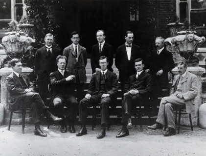 Staff of Wellcome Physiological Research Laboratories  Creator: Unknown.