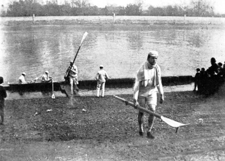 Practicing for the Universities' Boat-Race, 1895. Creator: George Meisenbach.