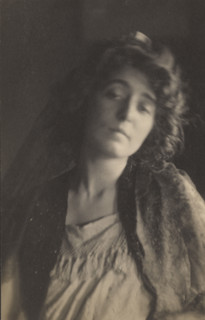 Mercedes de Cordoba, 1902. Creator: Joseph Turner Keiley.
