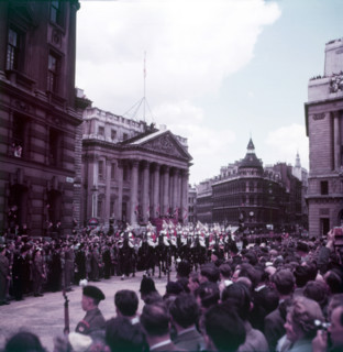 Proclamation - Honourable Artillery Company arriving, Mansion House, City of London, 1952.  Creator: Arthur Charles Kirby Ware.