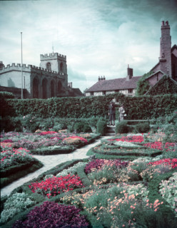 Elizabethan knot garden, Stratford-on-Avon, Warwickshire, c1955.  Creator: Arthur Charles Kirby Ware.