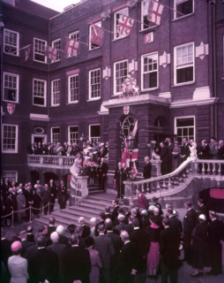 Duke of Norfolk speaking on steps, College of Arms, London, c1953.  Creator: Arthur Charles Kirby Ware.
