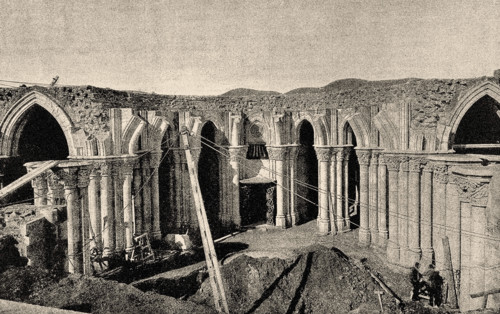The construction of the Basílica de la Sagrada Família, 1887. Creator: Anon.