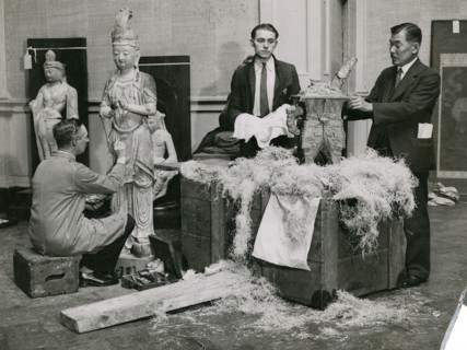 Unpacking exhibits from Japan, 1935. Creator: Topical Press Agency.