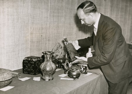 Unpacking and examining the exhibits for the 'International Exhibition of Chinese Art', 1935. Creator: Sport and General Press Agency.