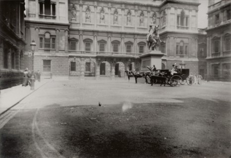 Burlington House Courtyard, c1902. Creator: Unknown.