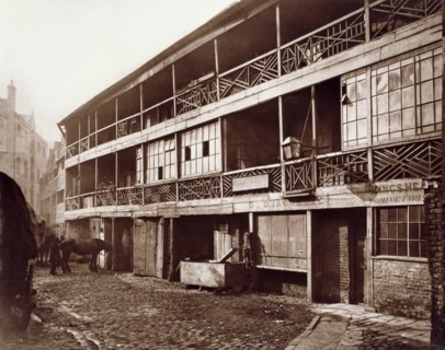 King's Head Inn Yard, Southwark, c1881. Creator: Henry Dixon & Son.