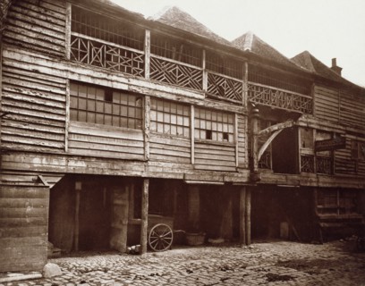 King's Head Inn Yard, Southwark, c1881. Creator: Henry Dixon & Son.
