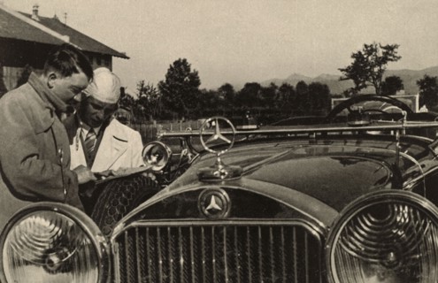 Hitler lors d'un voyage à travers l'Allemagne
