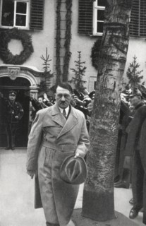Hitler visiting Schiller's house in Weimar (1934)