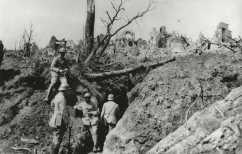 Soldats sur le Chemin des Dames