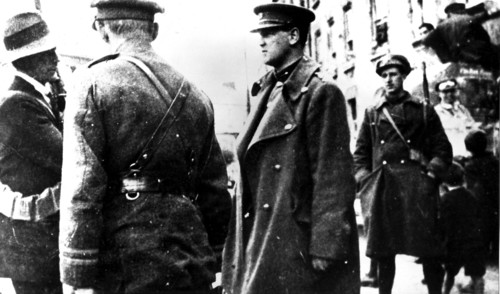 Michael Collins et un groupe des troupes de l'Etat libre irlandais, à Newcastle West, dans le comté