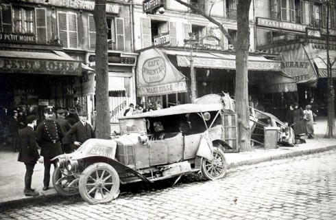 Le boulevard de Strasbourg touché par les obus de la grosse Bertha - Les bombardements aériens de