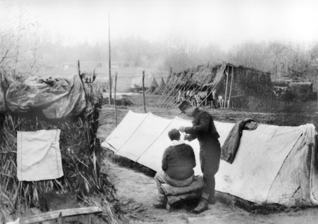 - La vie quotidienne des soldats sur le front dans les régions désolées de la champagne - Le