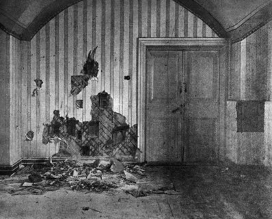 La révolution Russe, la fin tragique des Romanov. Mars 1917, c'est à Tsarskoié-Sélo que les Romanov