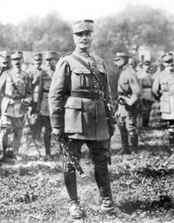 FERDINAND FOCH Maréchal de France (1851 ñ 1929)- Le 23 août 1918, le bâton de commandement a été