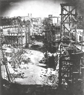 Les travaux du baron Haussmann à Paris vers 1860. Les travaux de prolongement de la rue Lafayette,