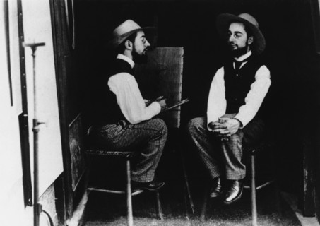 Montage photographique : TOULOUSE-LAUTREC peint son portrait devant un miroir vers 1880-1881.