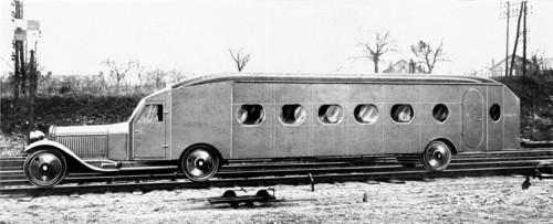 La conquête du chemin de fer par le pneumatique.  La "Micheline", véhicule d'essai N°5 comportant