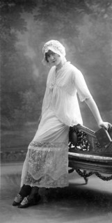 Photographie de mode du début du 20e siècle (1900-1914).  Collection Talbot. MODE