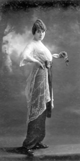 Photographie de mode du début du 20e siècle (1900-1914).  Collection Talbot. MODE