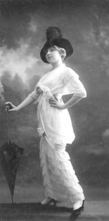 Photographie de mode du début du 20e siècle (1900-1914).  Collection Talbot. MODE