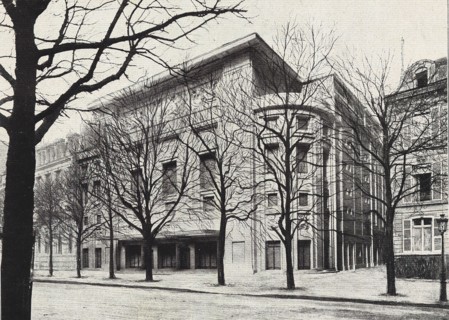 Façade du futur Théâtre des Champs-Elysées, d'après, Paris, 1912. L'immeuble (...) - dont nous