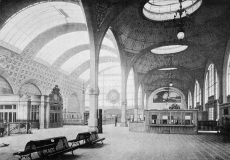 Septembre 1900, vue intérieure du rez-de-chaussée de la nouvelle gare de la Compagnie des Chemins