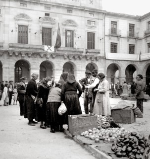 The central square of Avila, 1936