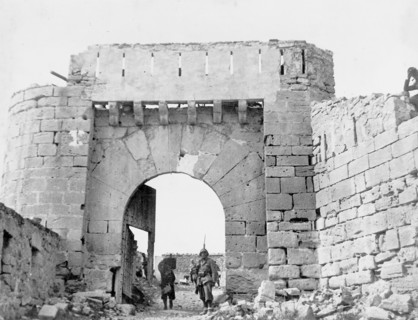 La vieille porte d'Alcaniz en mars 1938
